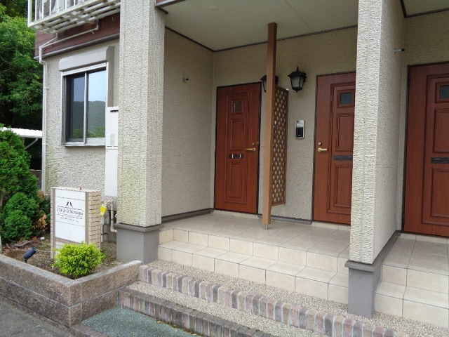 18/25 エントランス