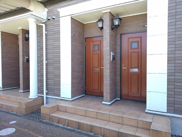 18/28 エントランス