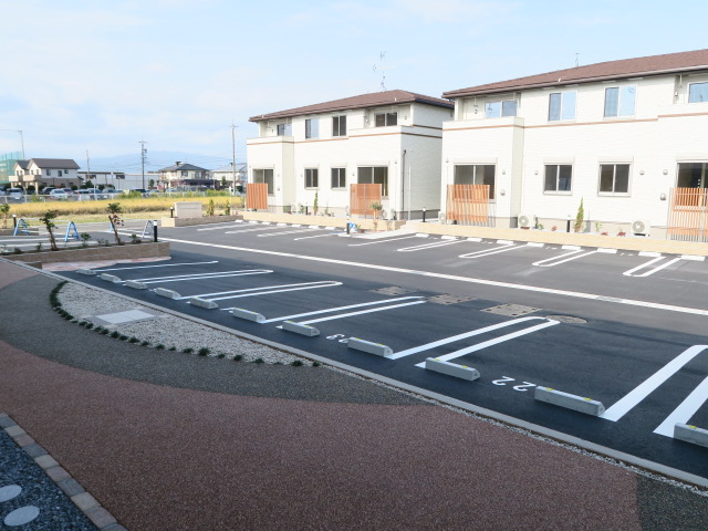 14/20 駐車場