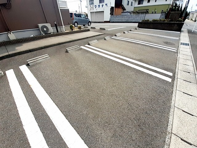 14/20 駐車場