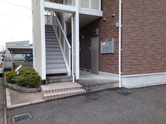 21/28 エントランス