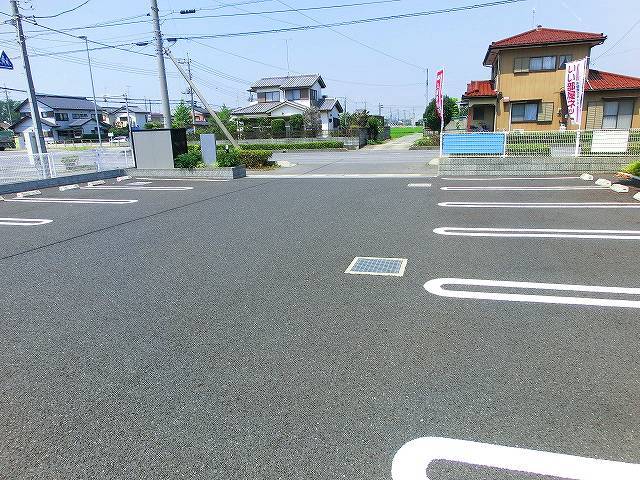 2/13 駐車場