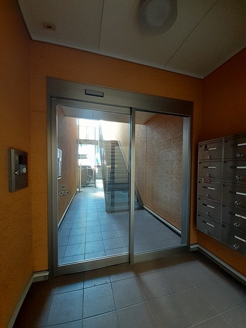 22/30 エントランス