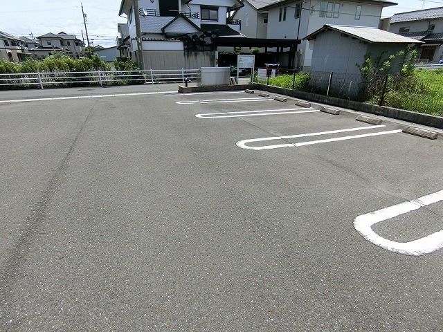 14/20 駐車場