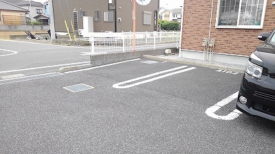 13/19 駐車場