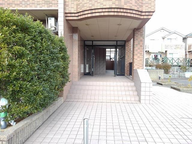 21/28 エントランス