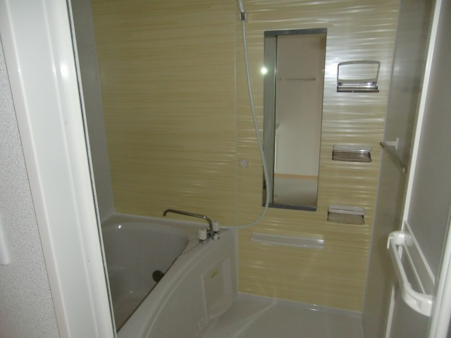 17/28 浴室