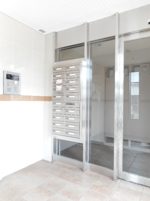 18/24 エントランス