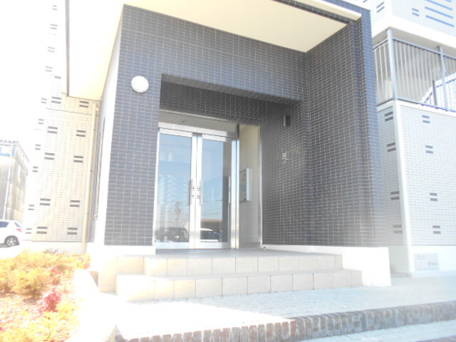 13/14 エントランス