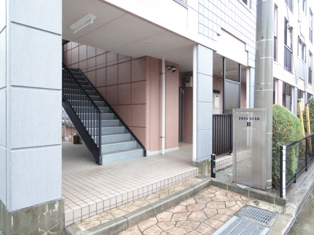 18/26 エントランス