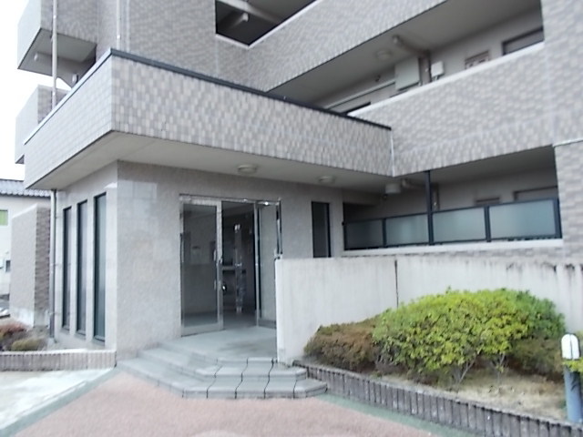 13/20 エントランス