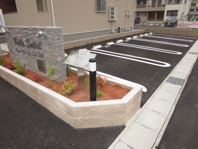 22/28 駐車場