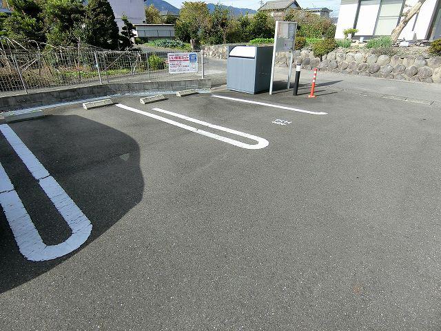 14/20 駐車場