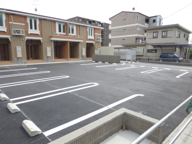 22/28 駐車場