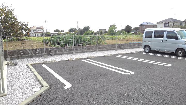 14/23 駐車場