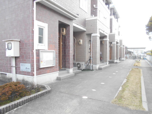 18/25 エントランス