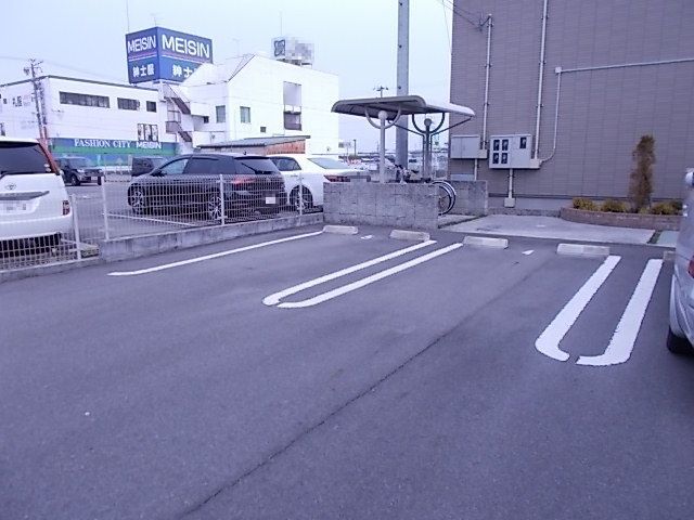 22/28 駐車場