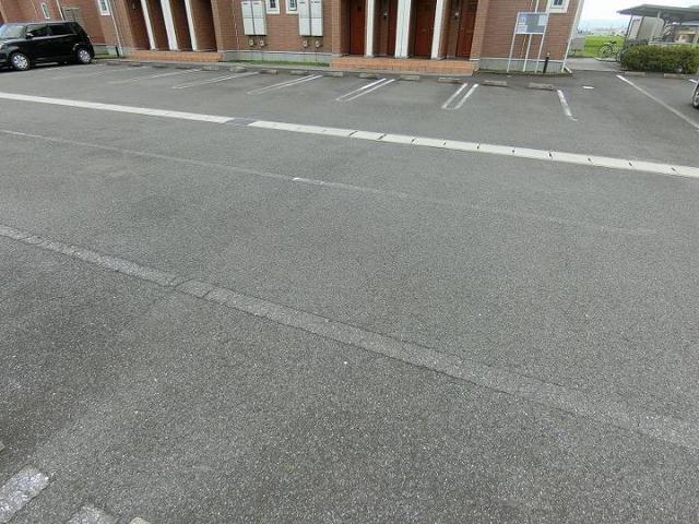 17/23 駐車場
