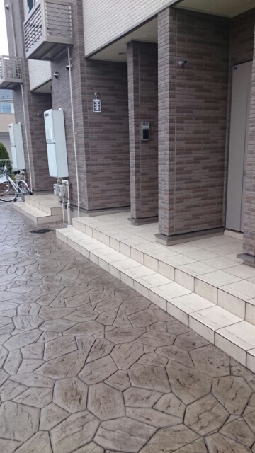 13/24 エントランス