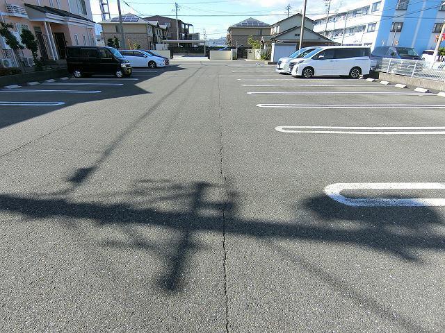 14/20 駐車場