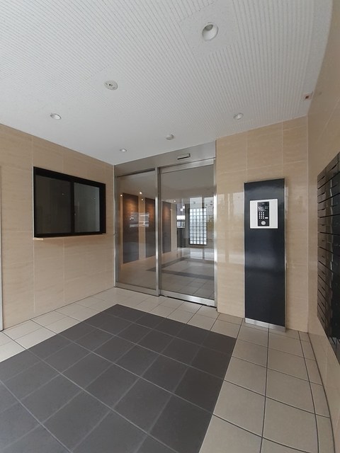 14/20 エントランス