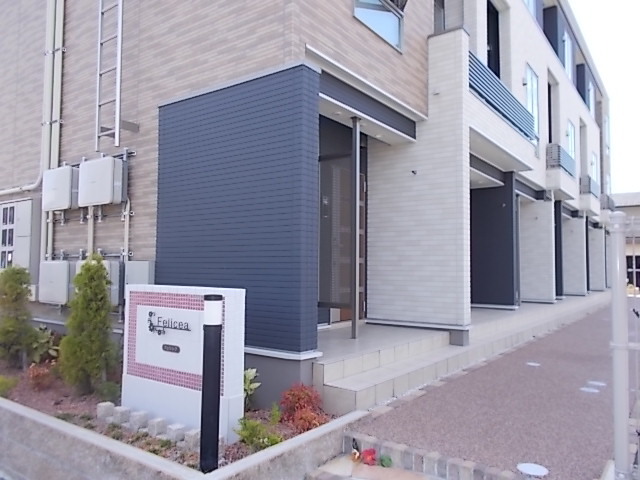 13/23 エントランス