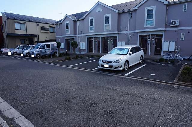 23/30 駐車場