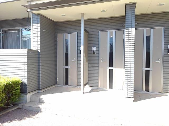 19/27 エントランス