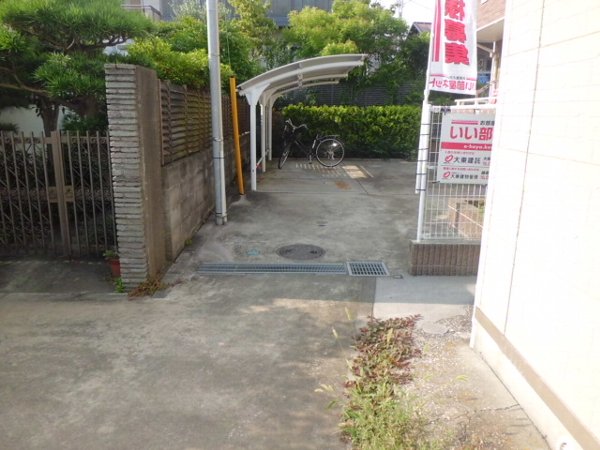 24/30 エントランス