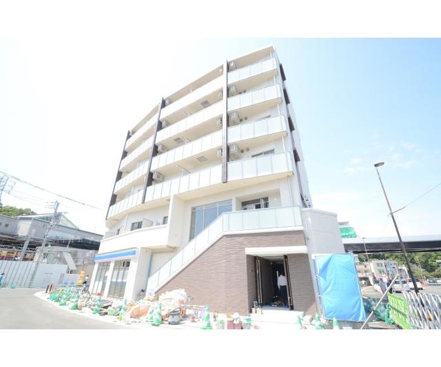 18/25 エントランス