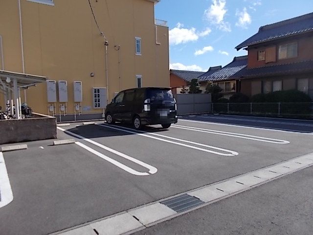 18/24 駐車場