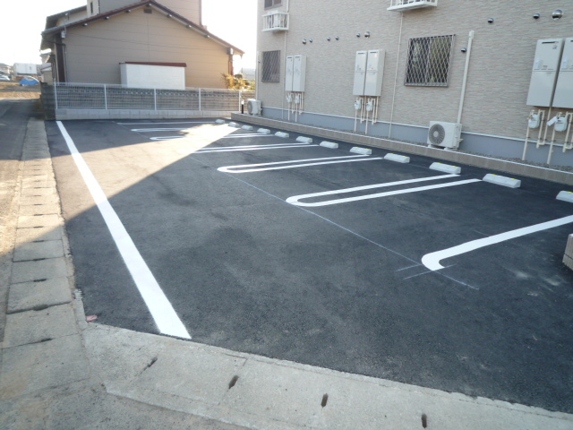 22/28 駐車場
