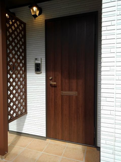 14/20 エントランス