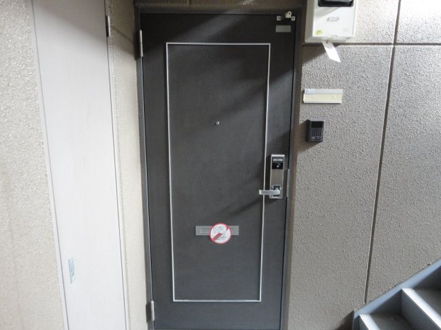 22/23 エントランス