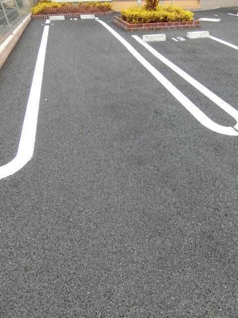 16/30 駐車場