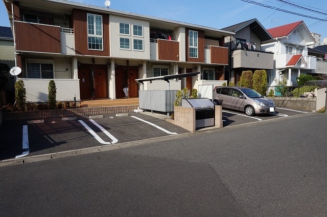 23/30 駐車場