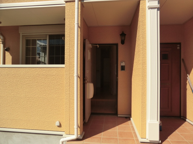 28/30 エントランス