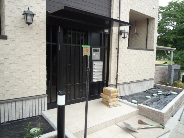 22/28 エントランス