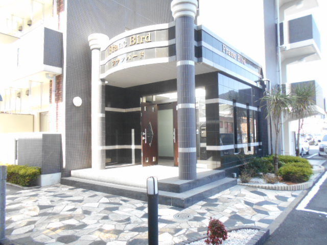 18/25 エントランス