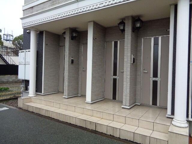 13/19 エントランス