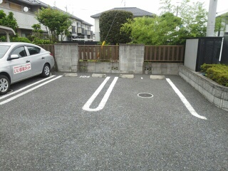 21/28 駐車場