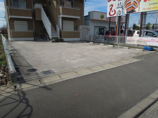 19/26 駐車場