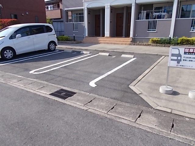 22/28 駐車場