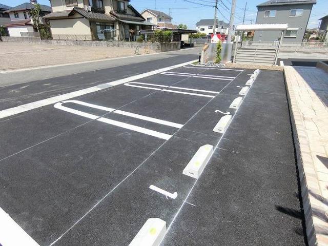 14/20 駐車場