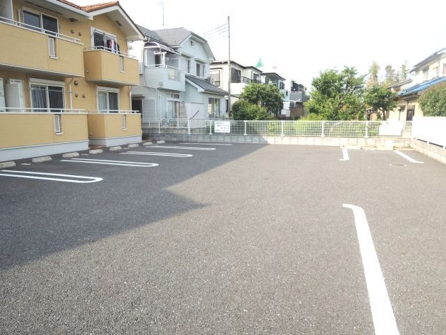 22/28 駐車場