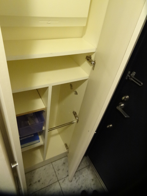 24/30 エントランス