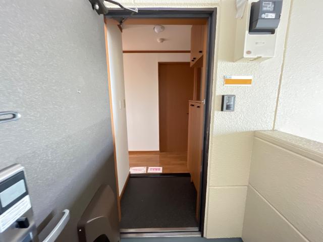 13/23 玄関