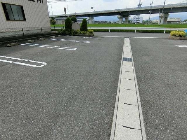 14/20 駐車場