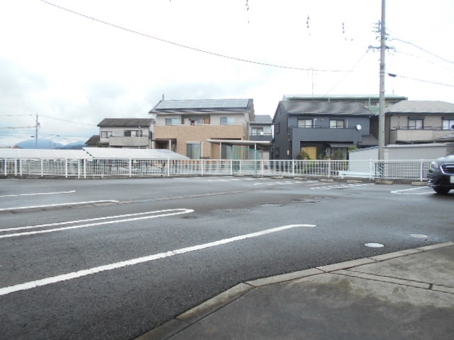 22/28 駐車場
