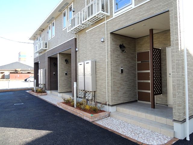 22/28 エントランス